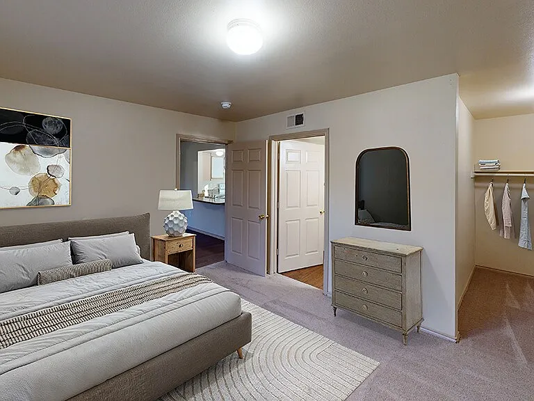 Paradise Oaks Apartments — Photo 10