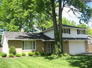 7614 Bunker Hill Rd, Middleburg Heights, OH