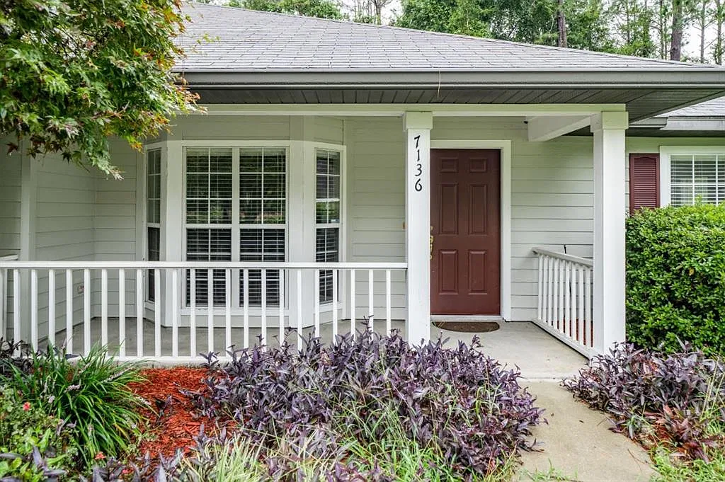 3 bed, 2.0 bath, 1558 sqft, $2,500 — Photo 2