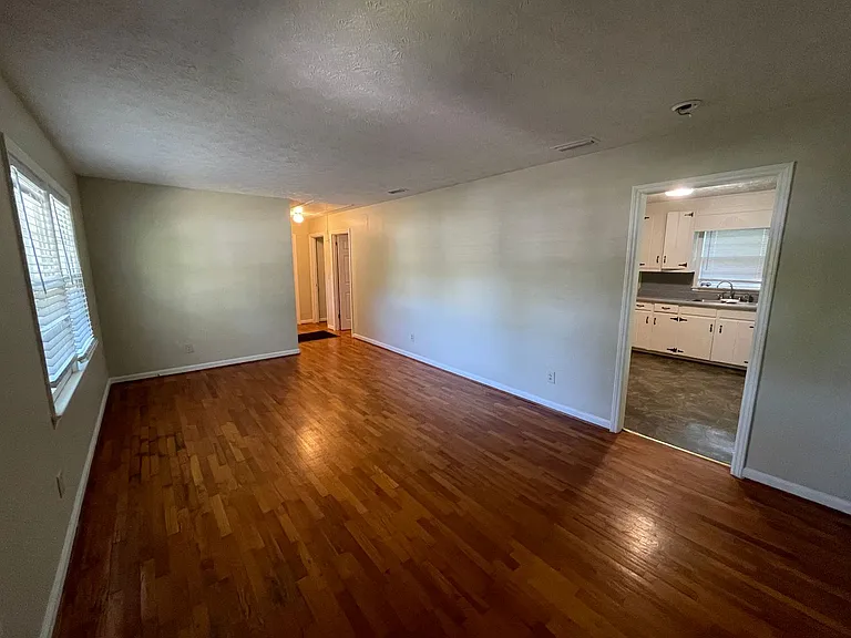 318 Garden Ave SE — Photo 7