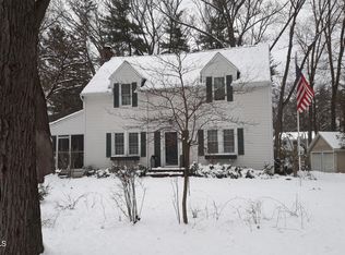 2 Douglas Rd, Delmar, NY 12054