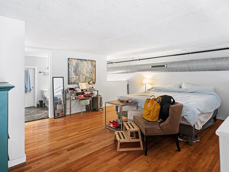 1027 Arch St #207 — Photo 13
