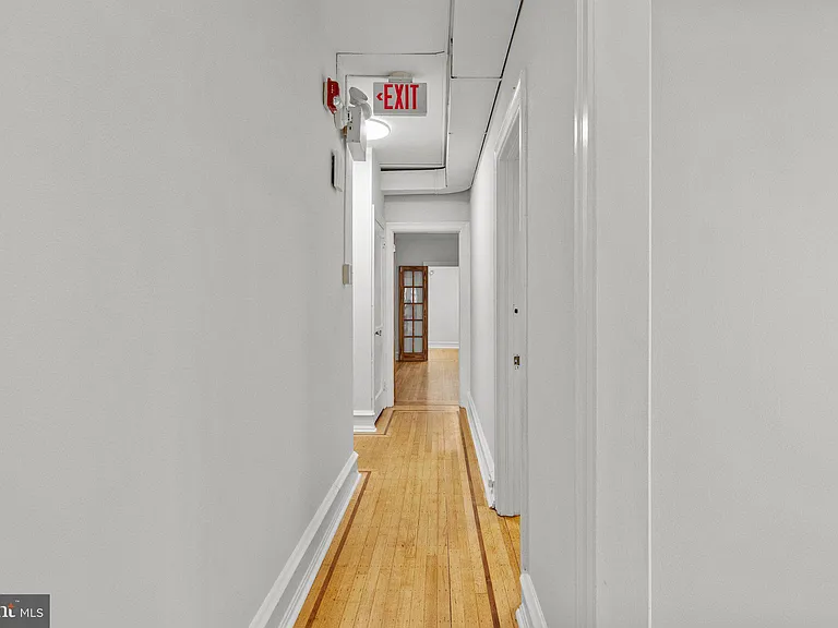 87 E Butler Ave — Photo 17