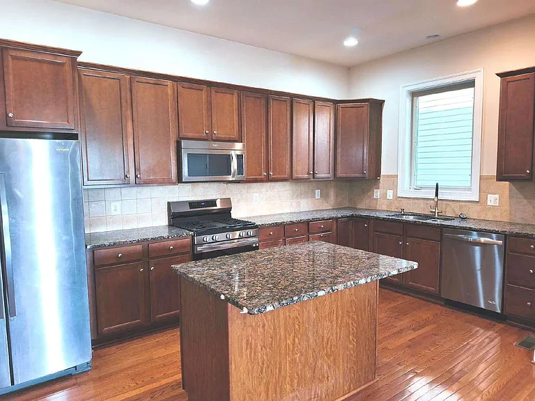 20792 Exchange St — Photo 16