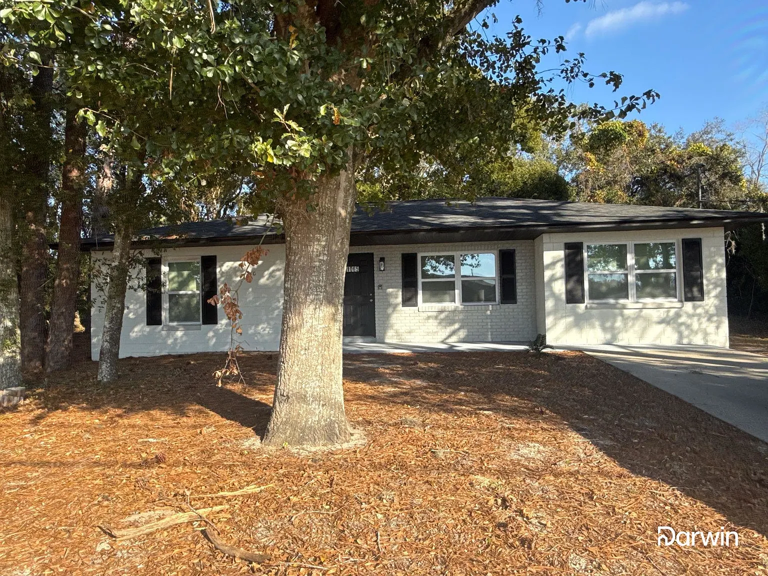 3 bed, 1.0 bath, 1197 sqft, $1,570 — Photo 1