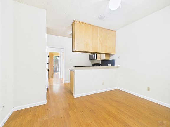 5th image of 2815 Rio Grande St APT 109