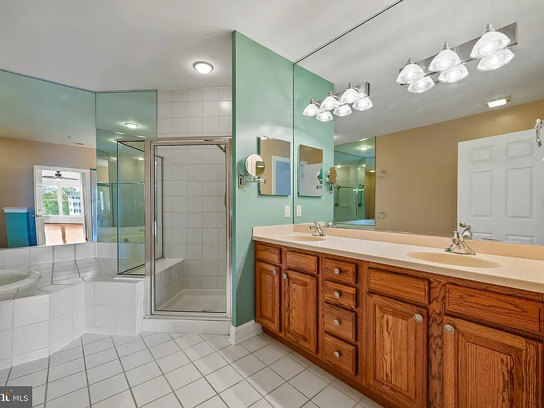 4700 Water Park Dr #J — Photo 23