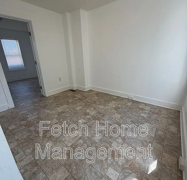 236 W Mifflin St — Photo 11