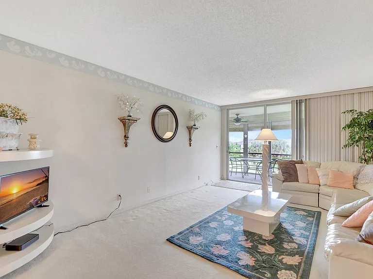23099 Barwood Ln N #306 — Photo 43