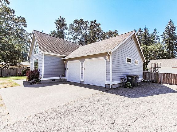 3rd image of 412 187th St E