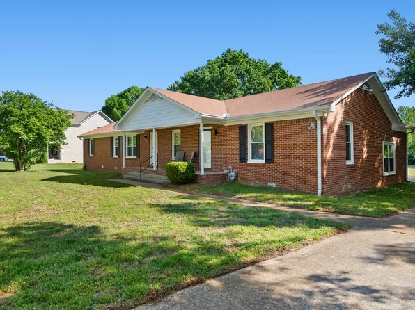 704 Redwood Cir, Columbia, TN 38401