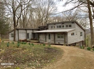 8540 W Diggin Hill Rd, Hanover, IL 61041