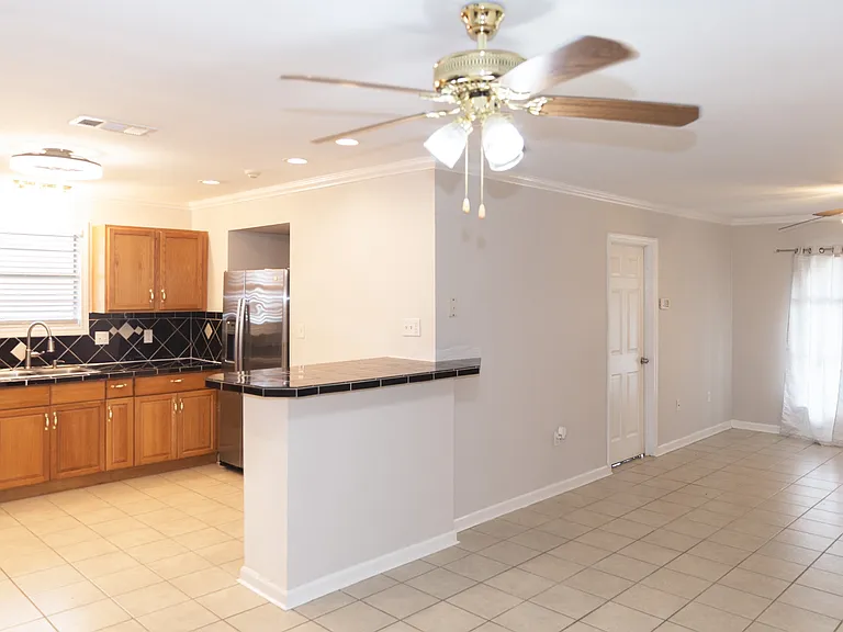 3228 Veronica Dr — Photo 4