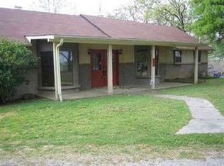 907 Twin Points Rd, Hot Springs, AR 71913