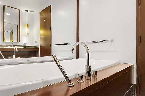 Rented by BARNES New York | media 26