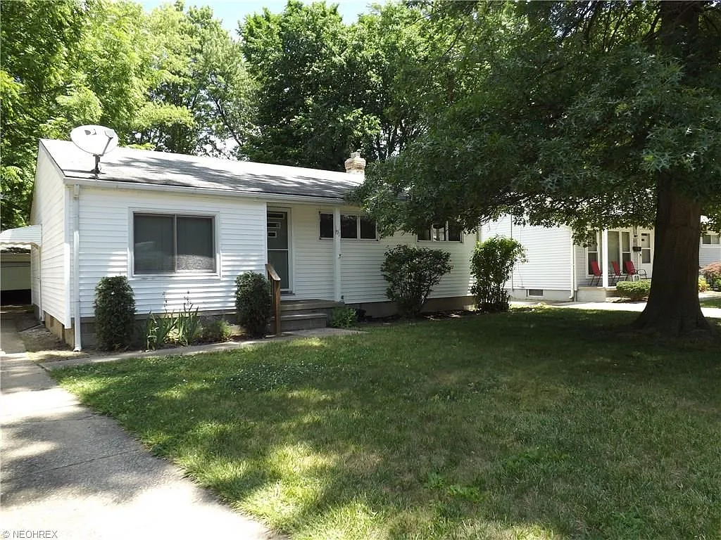 70 Aaron St photo 1