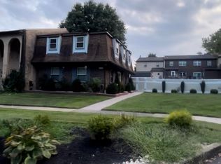 5422 Groton Rd, Bensalem, PA 19020