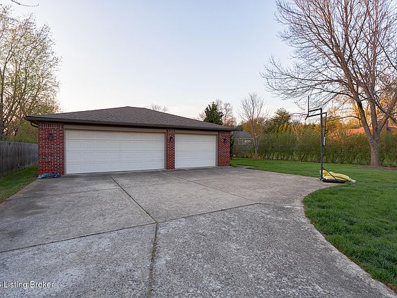 3rd image of 4769 Shenandoah Dr