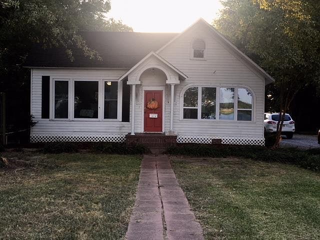 1st image of 1616 S Lakeshore Dr