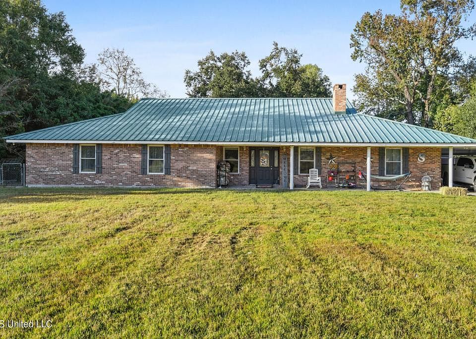 1st image of 2198 Longfellow Dr