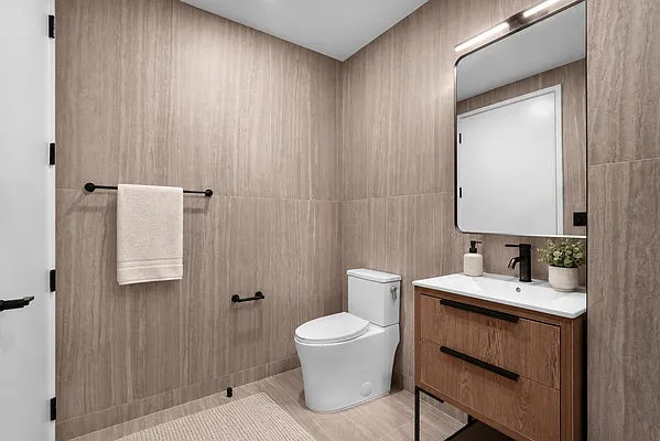 Bathroom, photo 2