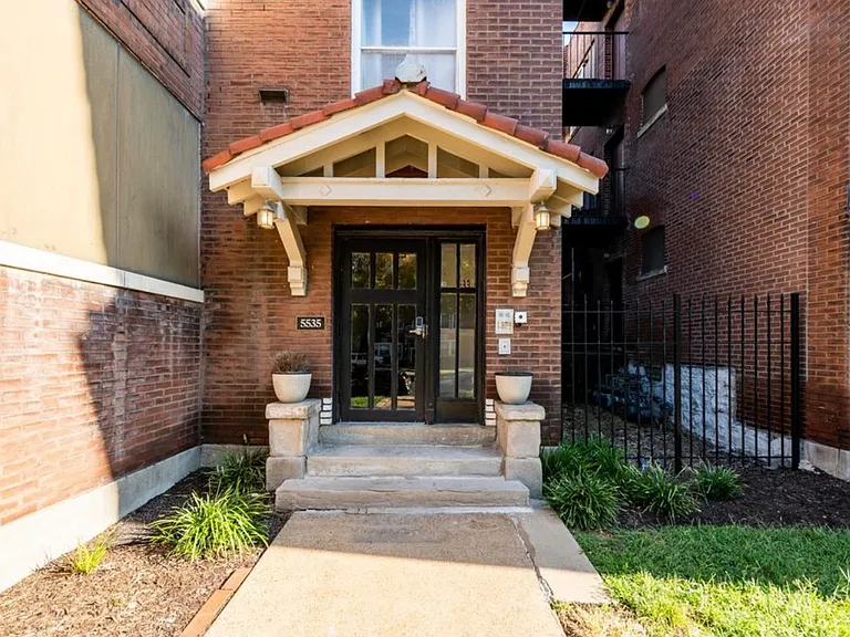 5535 Pershing Ave #31 — Photo 8