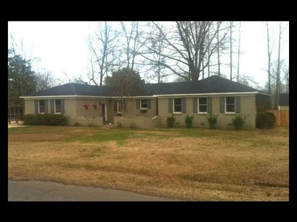 1308 Garden Ln, Corinth, MS 38834