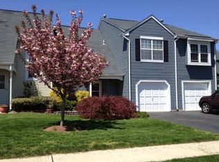 215 Onizuka Ct, Somerset, NJ 08873