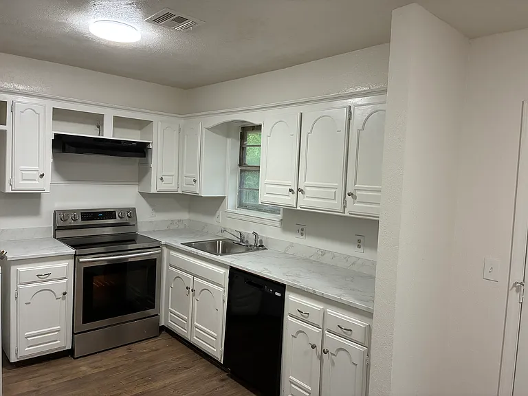 601 Kay Hill Ln — Photo 3