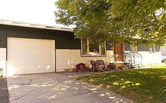 2nd image of 132 Wapikiya Dr