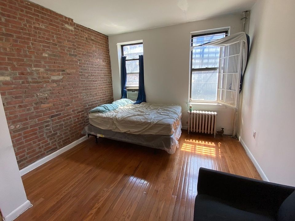 1st image of 416 W 47th St #3DR