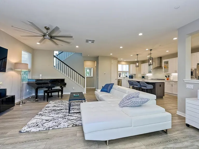 16242 Camden Cir — Photo 8