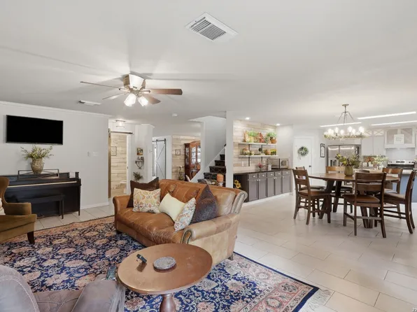 302 Whispering Oaks, Adkins, TX 78101