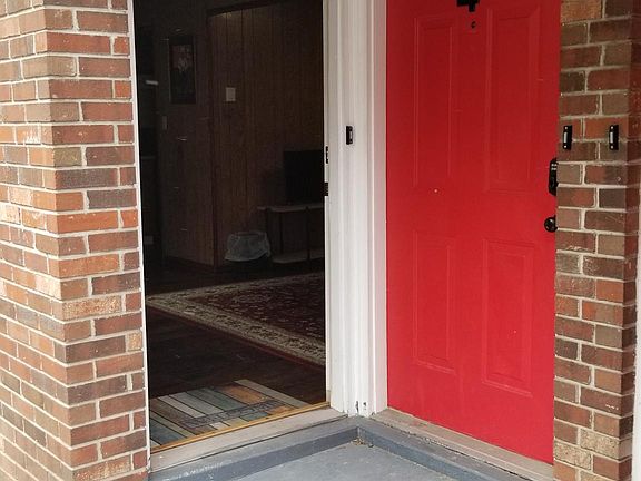 5th image of 927 College Ave #4