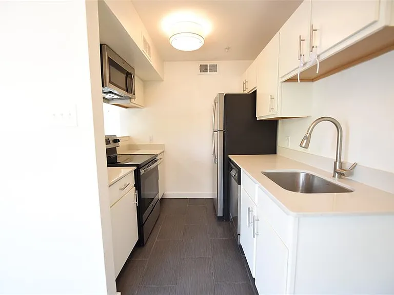 5404 Reiger Ave #204 — Photo 8