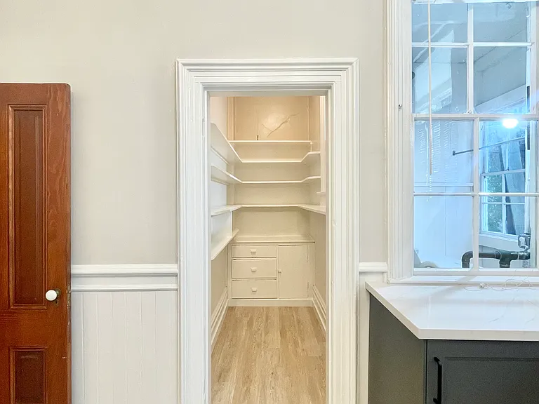 885 Waller St — Photo 12