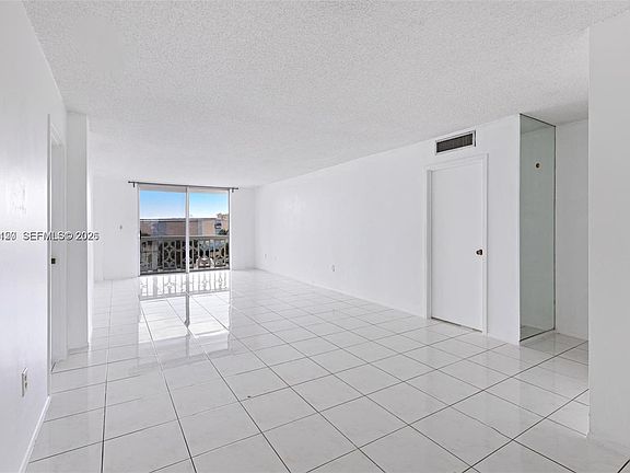4th image of 13155 Ixora Ct APT 406