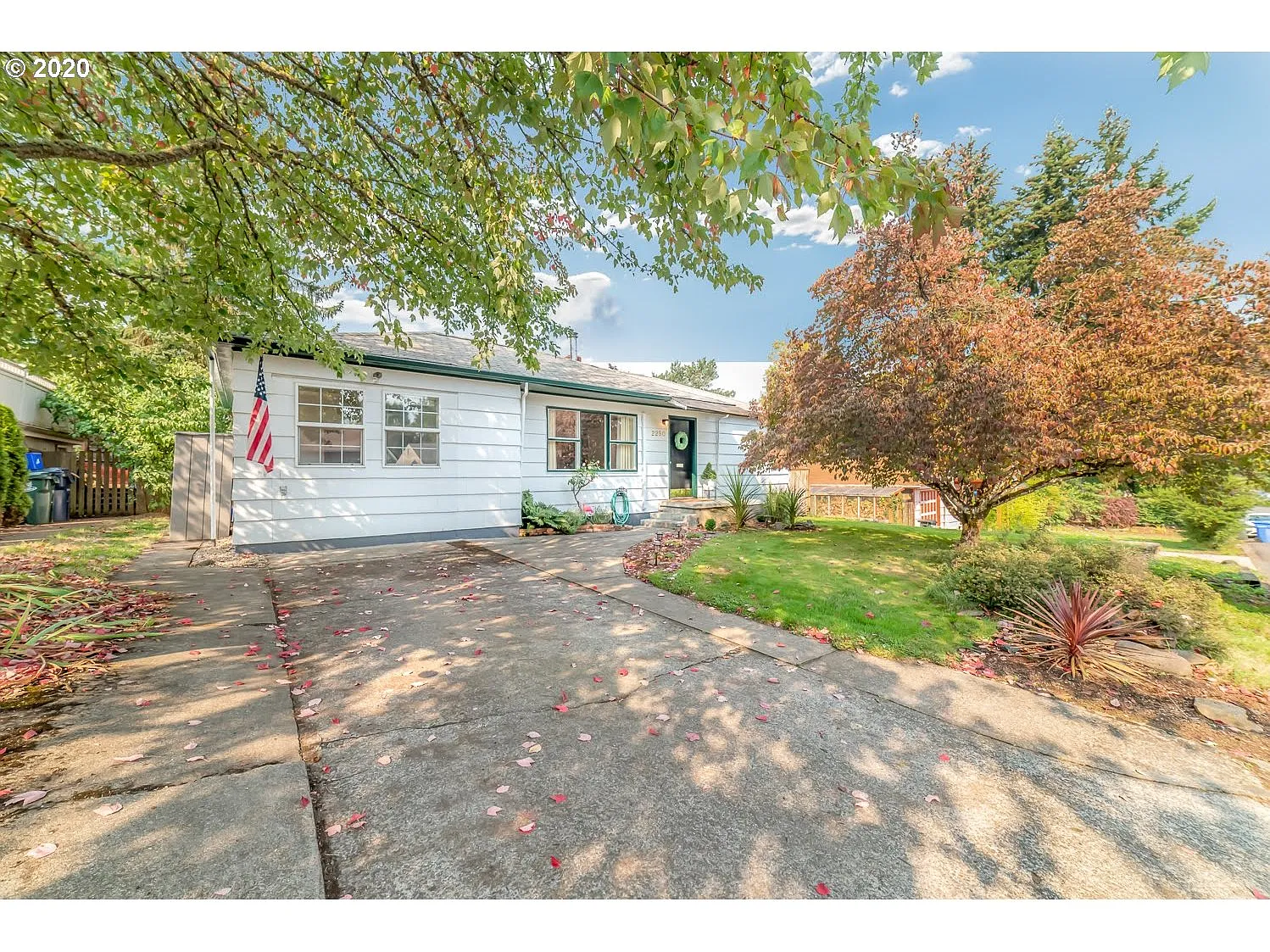 2250 Arthur St photo 1