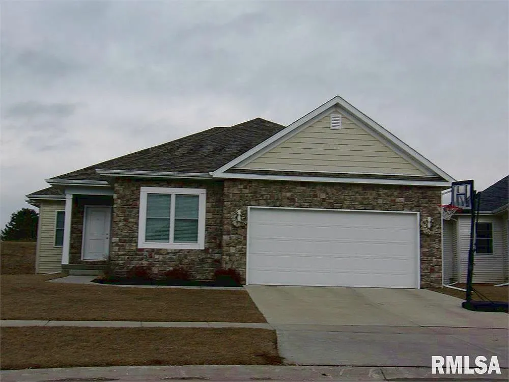 72 Cobblestone Ln photo 1