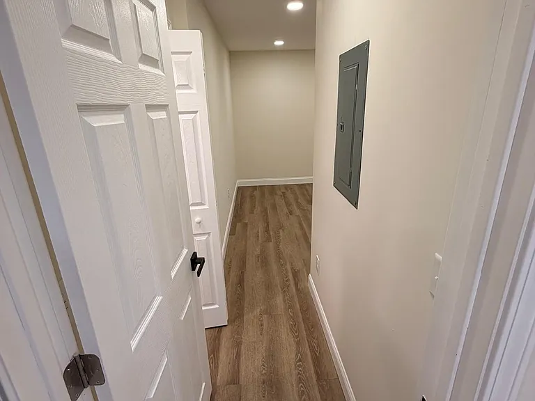 538 Clinton Springs Ave #3 — Photo 9