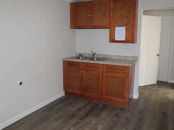 3rd image of 275 S Washington St