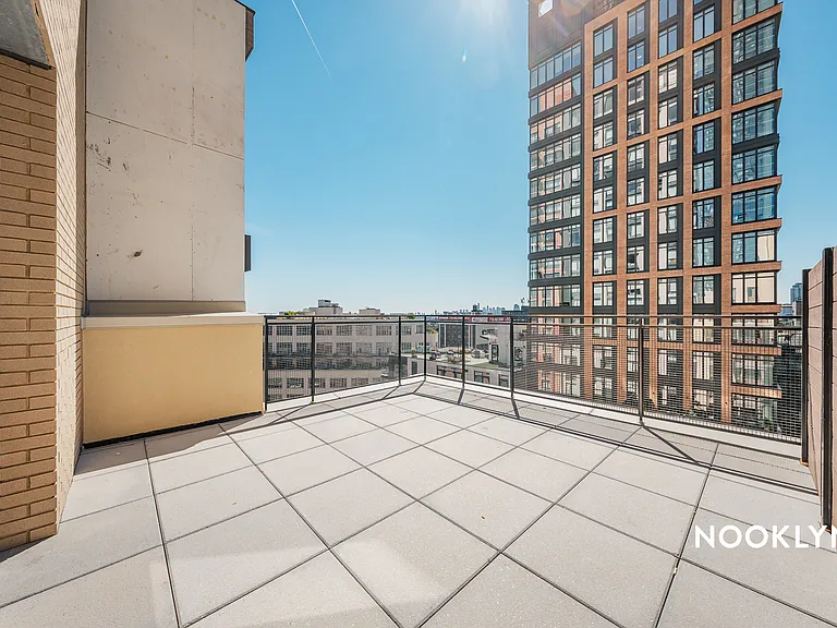26-04 Jackson Ave #13K — Photo 3