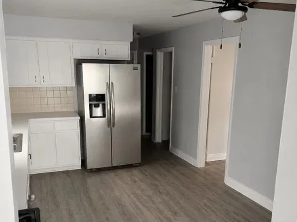 4825 Columbus Dr APT 1, Oak Lawn, IL 60453