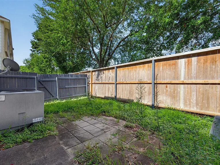 8126 Montague Manor Ln — Photo 37