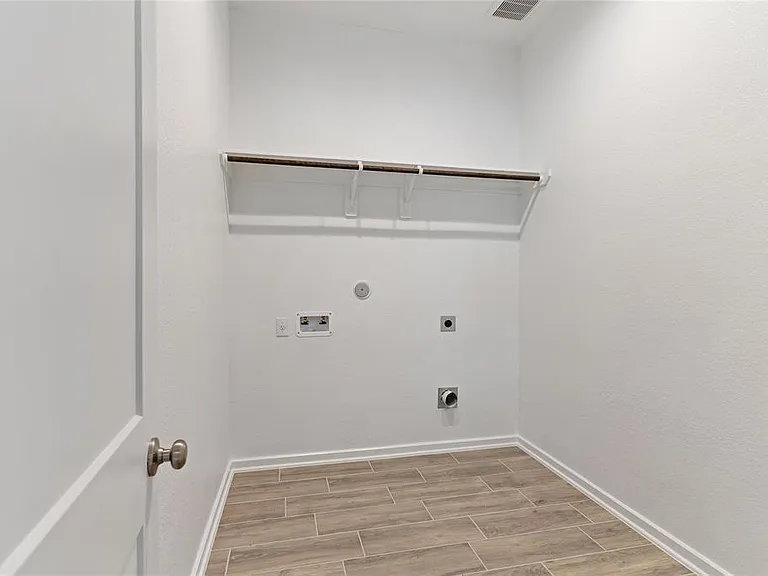 4207 Maple Glen Dr — Photo 24