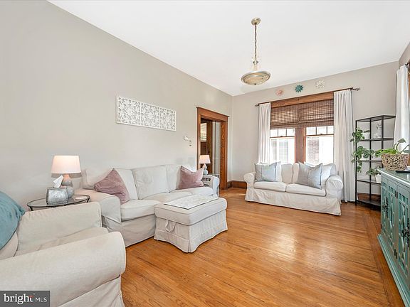 3rd image of 1031 Potomac Ave