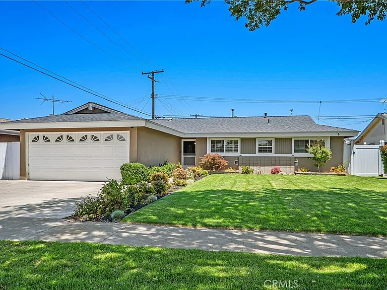 11792 Winton St — Photo 1