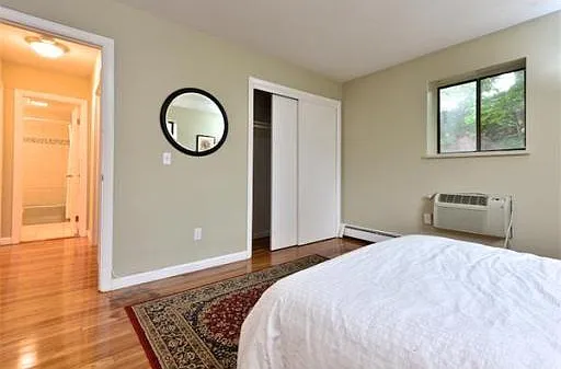 8R Riverside St #13 — Photo 4