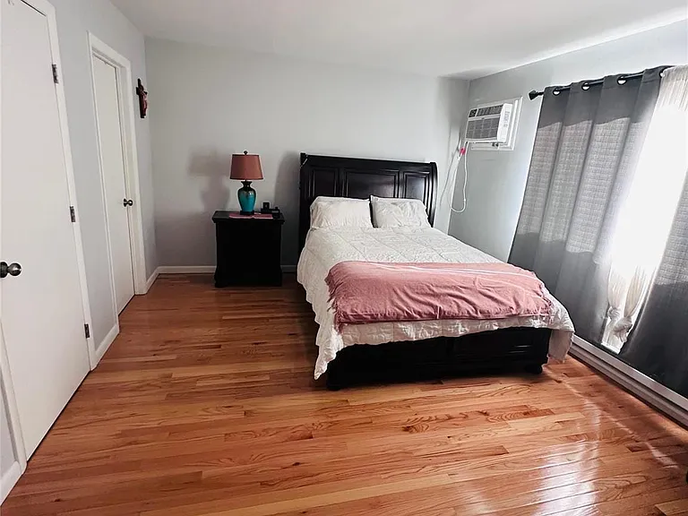 1901 Village Dr — Photo 4