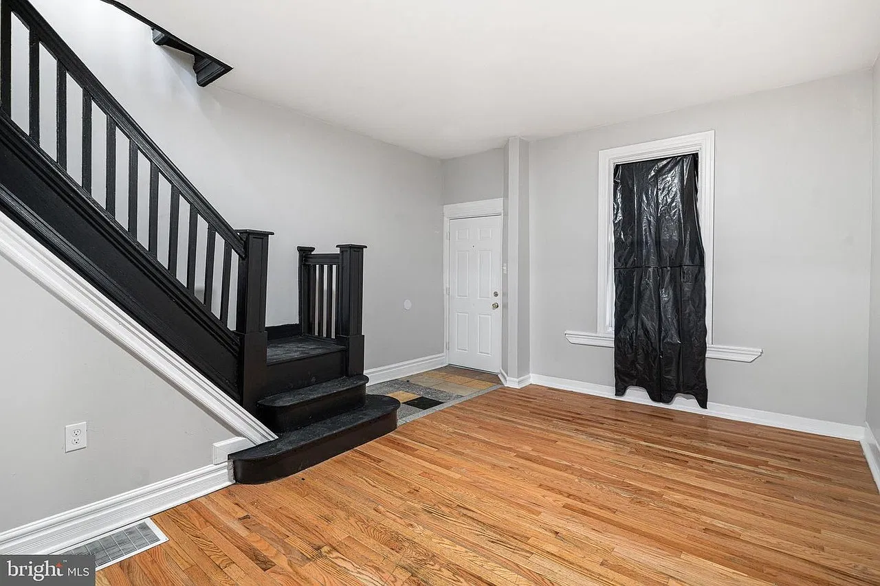 3 bed, 1.5 bath, 979 sqft, $1,500 — Photo 2